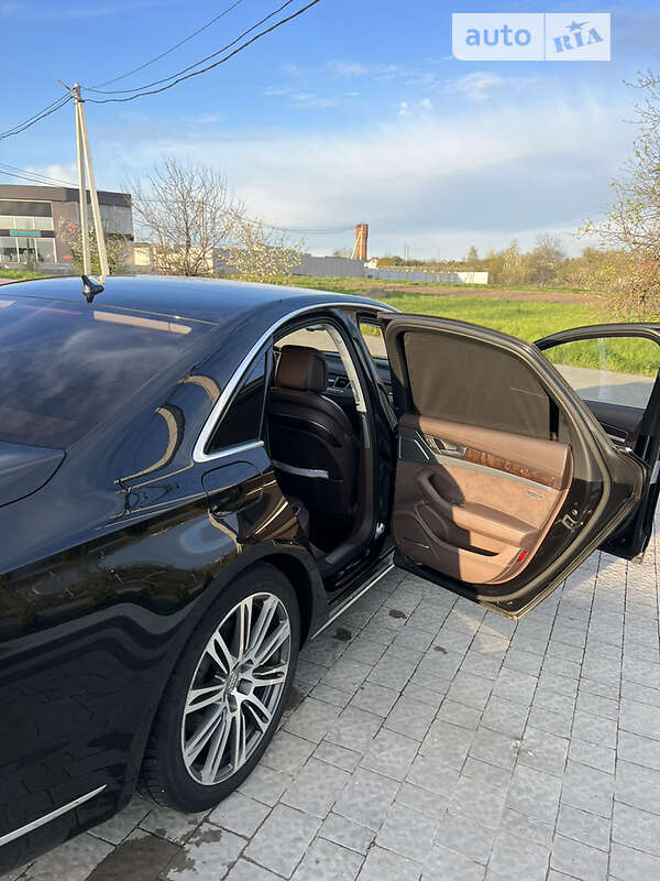 Седан Audi A8 2015 в Львове