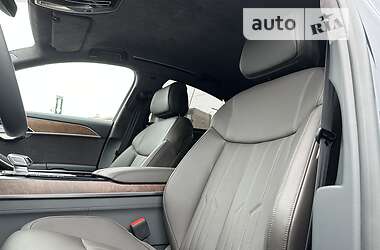 Седан Audi A8 2023 в Киеве