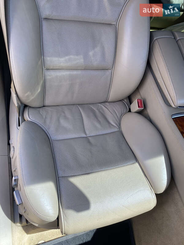 Седан Audi A8 2004 в Кривом Роге