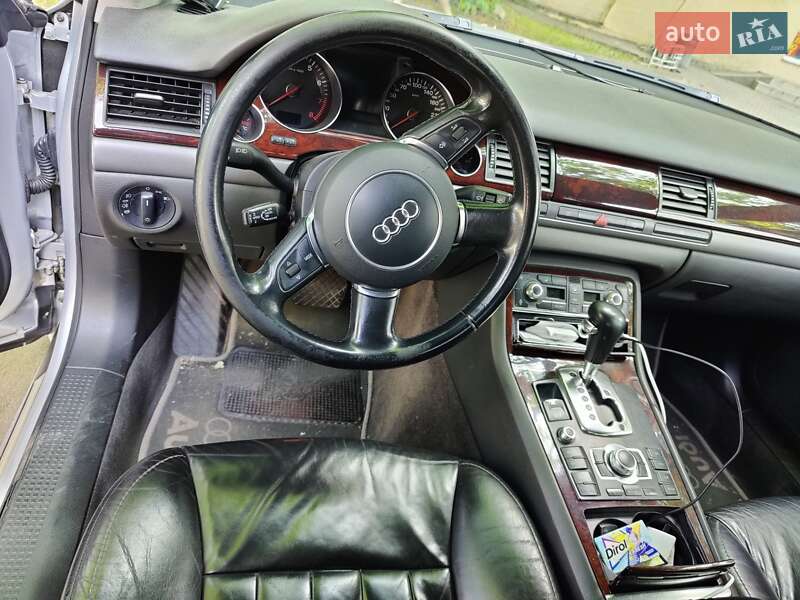 Седан Audi A8 2004 в Одессе