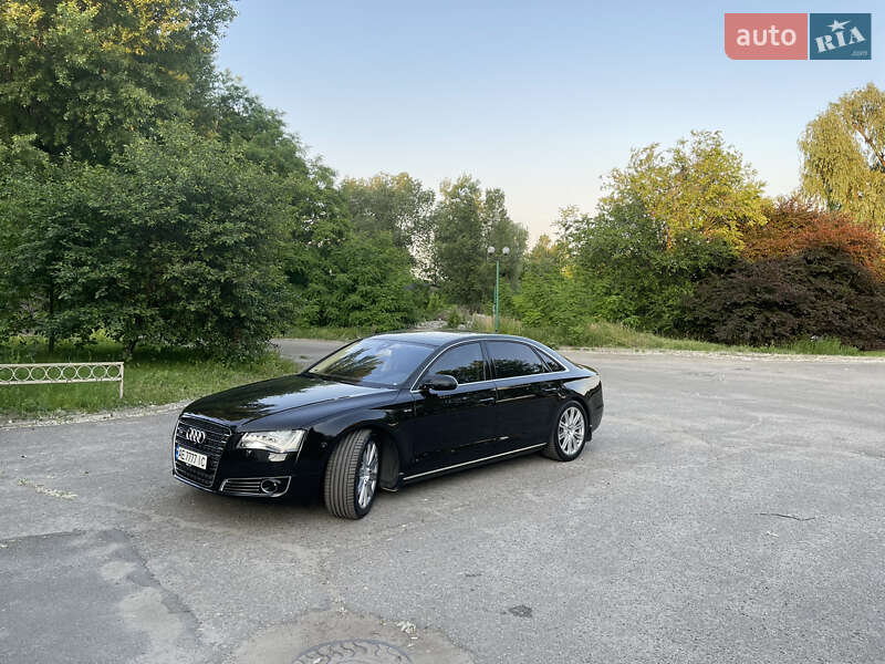 Седан Audi A8 2012 в Днепре