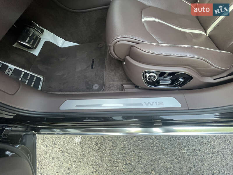 Седан Audi A8 2012 в Днепре