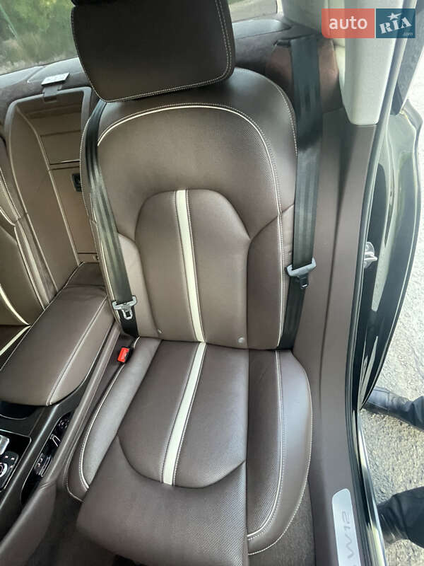 Седан Audi A8 2012 в Днепре