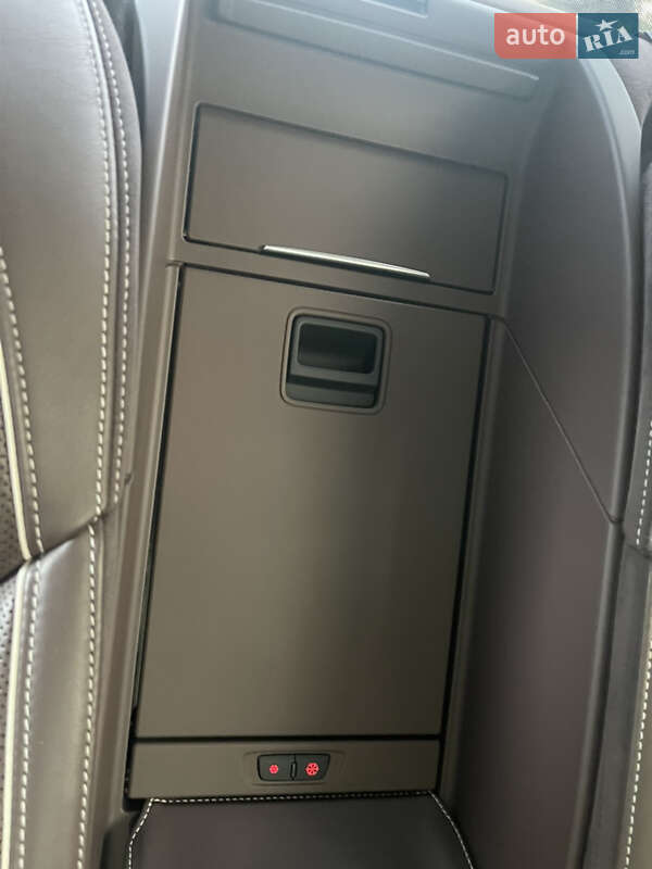 Седан Audi A8 2012 в Днепре