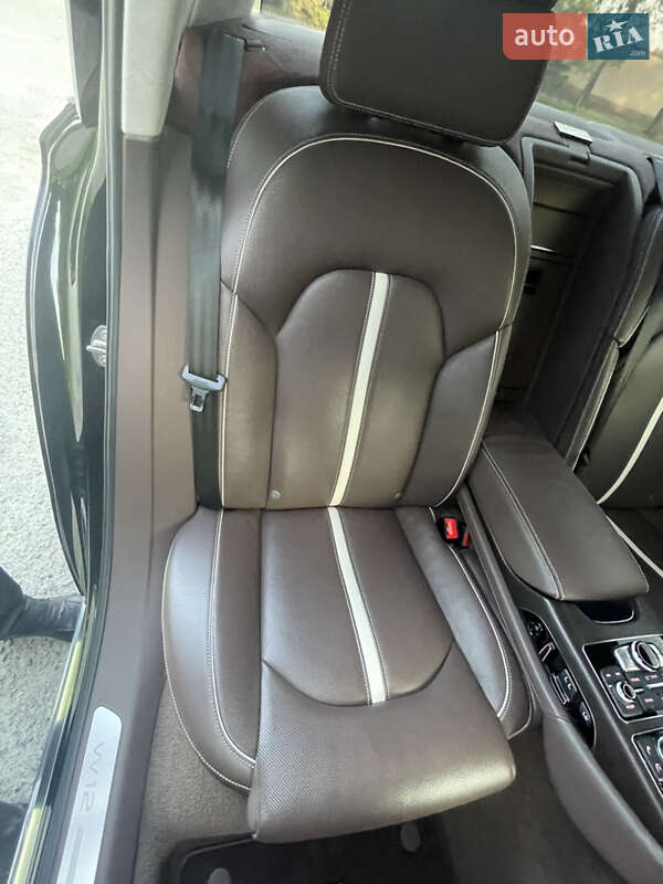 Седан Audi A8 2012 в Днепре