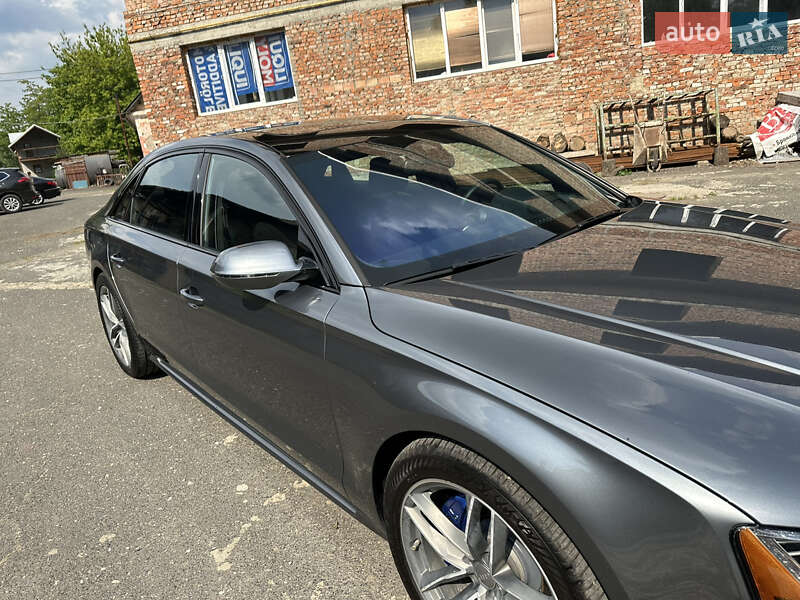 Седан Audi A8 2016 в Коломиї
