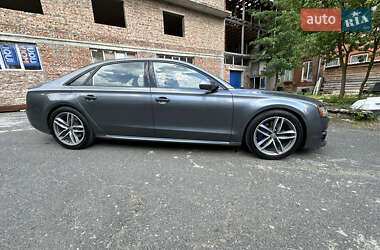 Седан Audi A8 2016 в Коломые