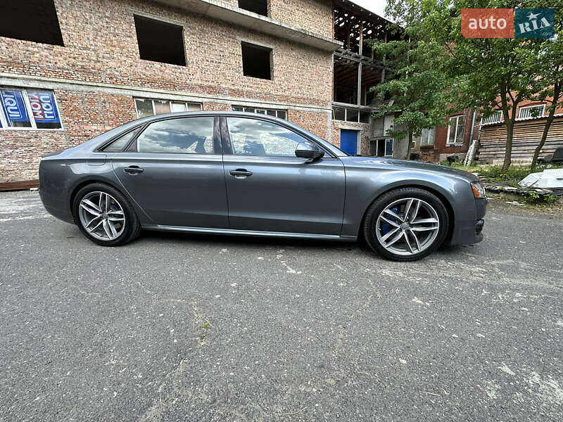 Седан Audi A8 2016 в Коломиї
