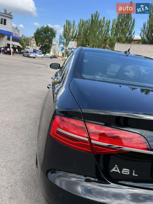 Седан Audi A8 2016 в Кривому Розі