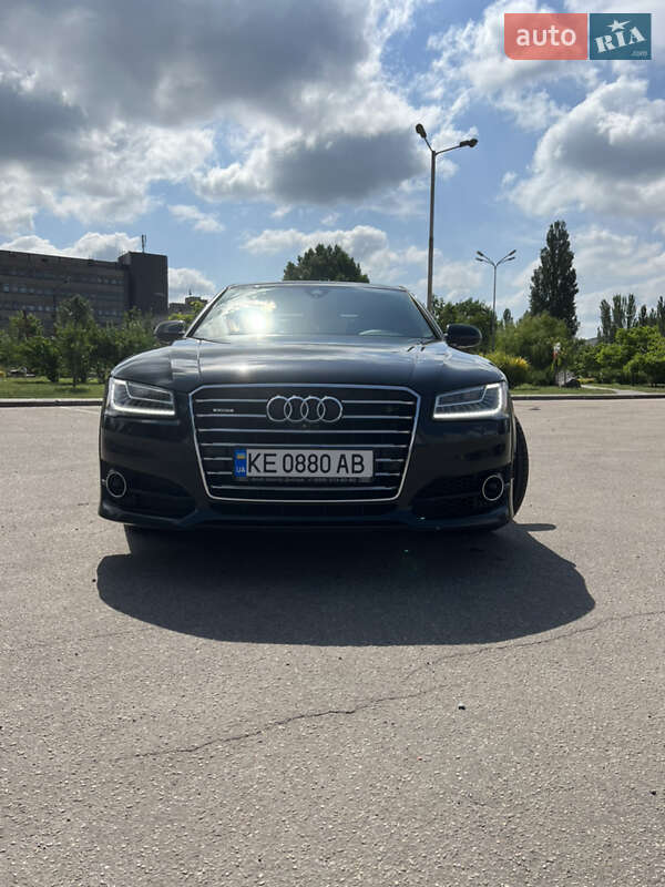 Седан Audi A8 2016 в Кривому Розі