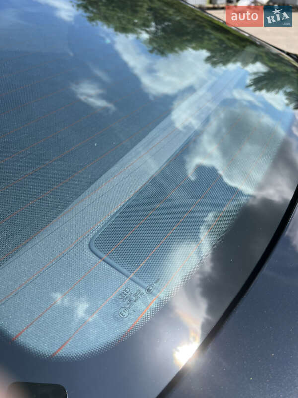 Седан Audi A8 2016 в Кривому Розі