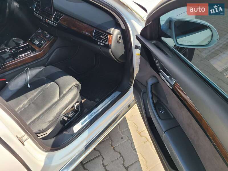 Седан Audi A8 2015 в Івано-Франківську