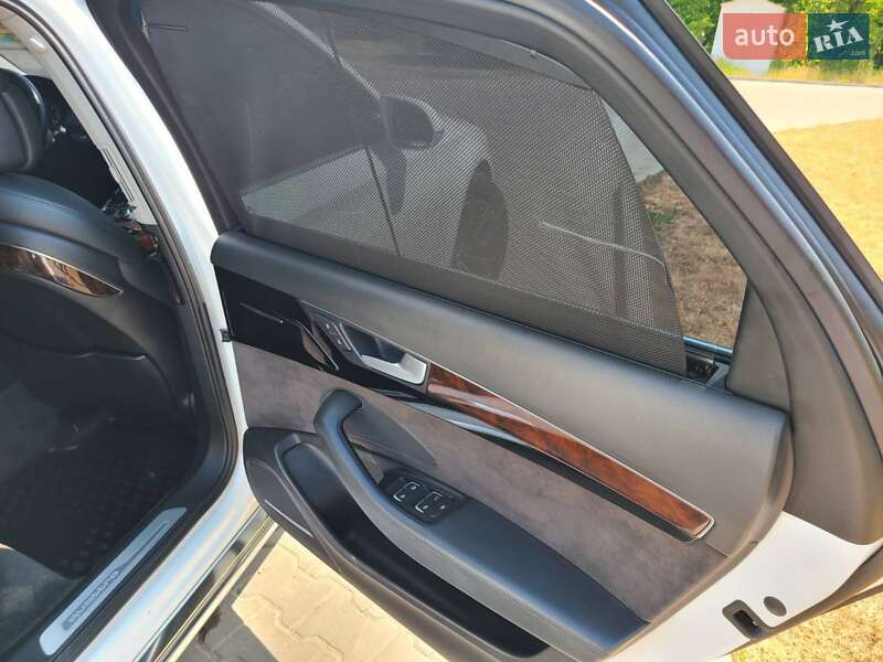 Седан Audi A8 2015 в Івано-Франківську
