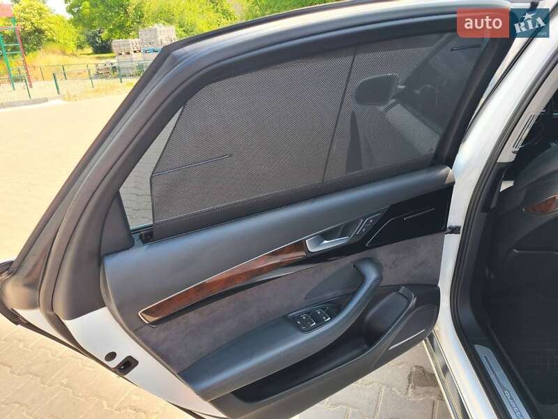 Седан Audi A8 2015 в Івано-Франківську