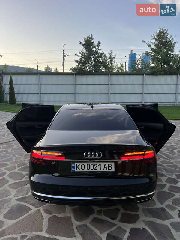 Седан Audi A8 2016 в Хусті