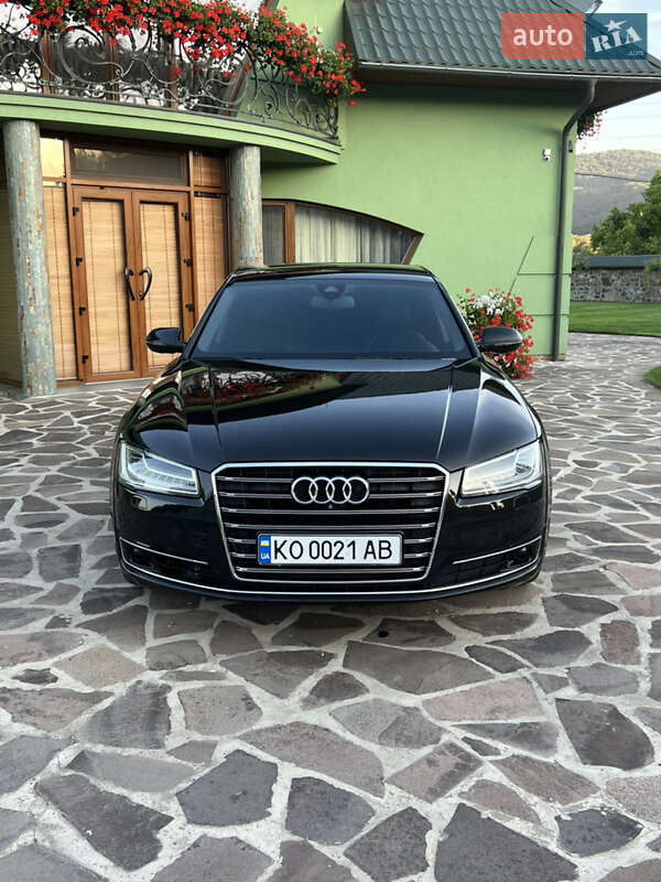 Седан Audi A8 2016 в Хусті