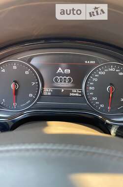 Седан Audi A8 2013 в Черкассах