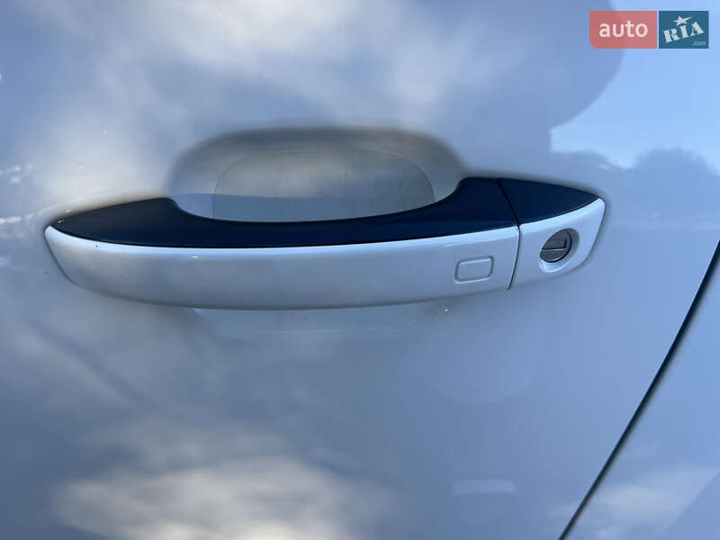 Седан Audi A8 2012 в Одессе