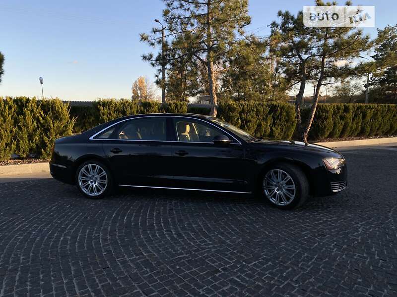 Седан Audi A8 2014 в Дніпрі