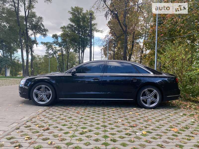 Седан Audi A8 2012 в Киеве