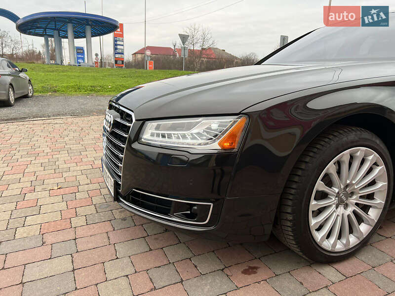 Седан Audi A8 2015 в Мукачево