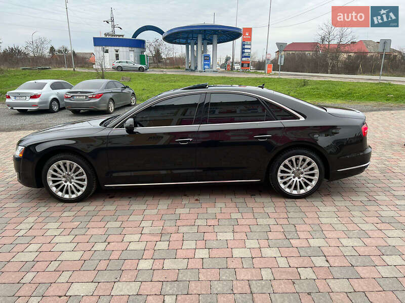 Седан Audi A8 2015 в Мукачево
