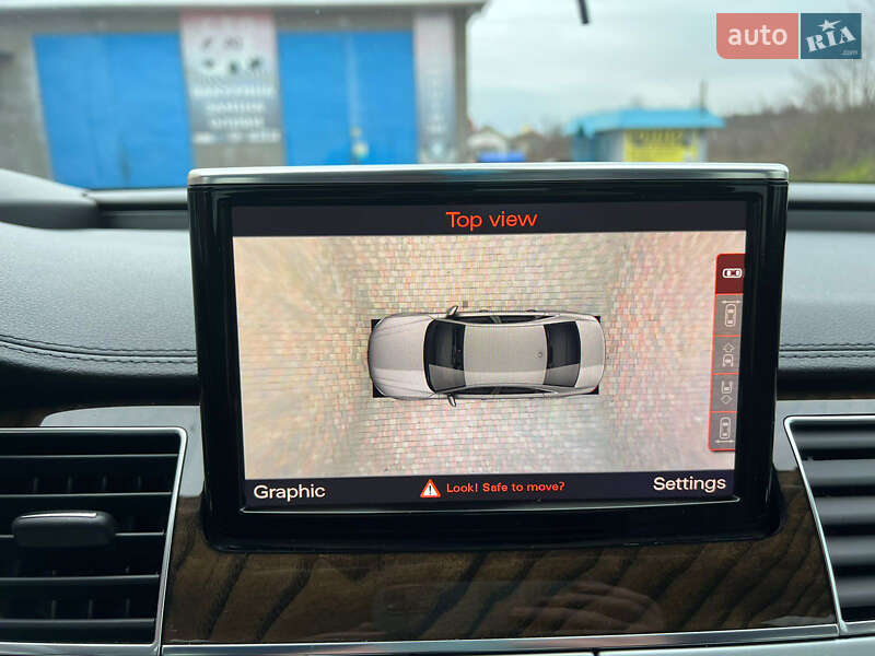 Седан Audi A8 2015 в Мукачево
