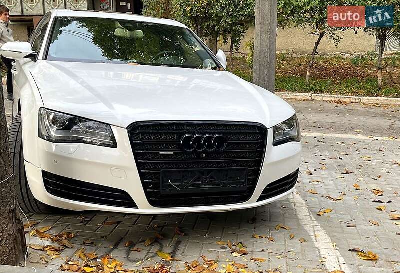 Седан Audi A8 2012 в Одессе