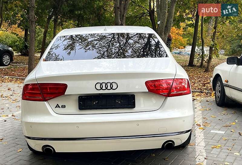 Седан Audi A8 2012 в Одессе