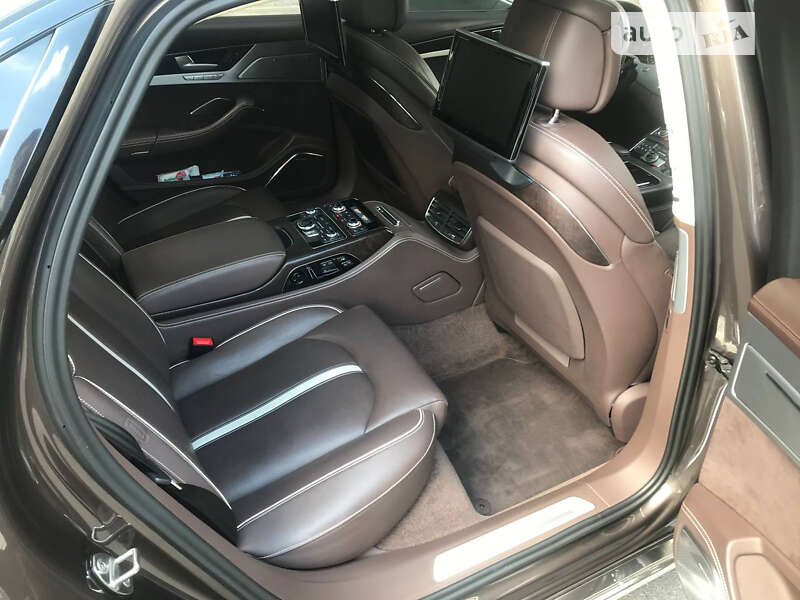 Седан Audi A8 2014 в Киеве