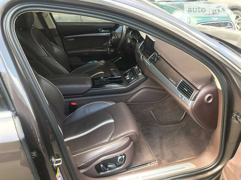 Седан Audi A8 2014 в Киеве