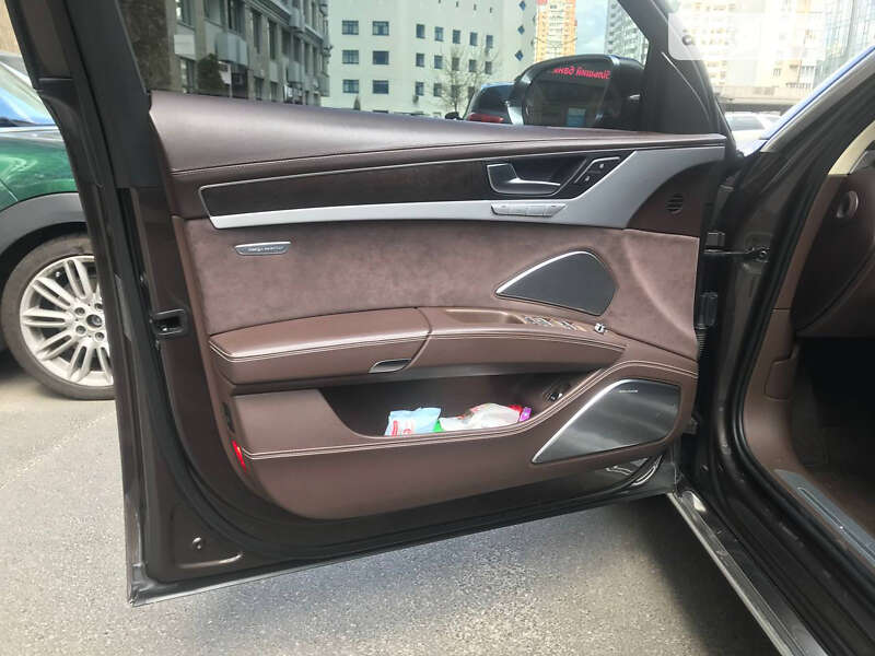 Седан Audi A8 2014 в Киеве