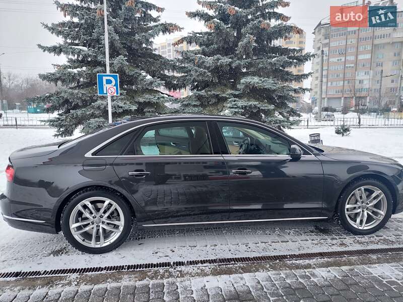 Седан Audi A8 2015 в Івано-Франківську
