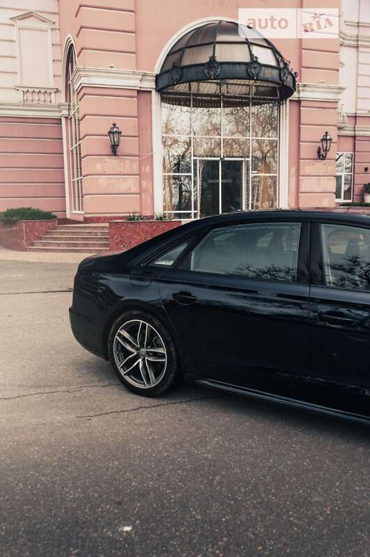 Седан Audi A8 2017 в Одессе