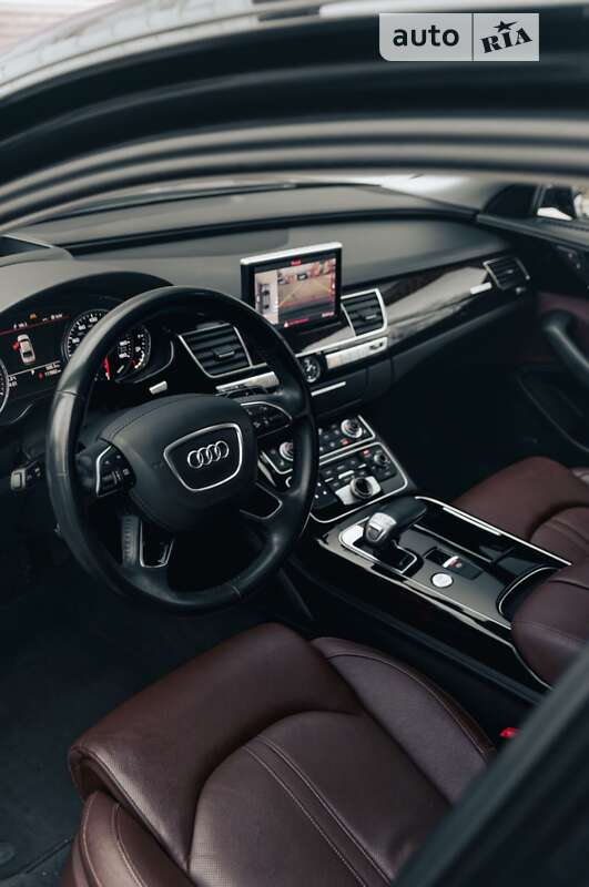 Седан Audi A8 2017 в Одессе