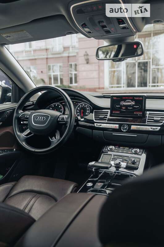 Седан Audi A8 2017 в Одессе