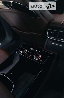 Седан Audi A8 2017 в Одессе