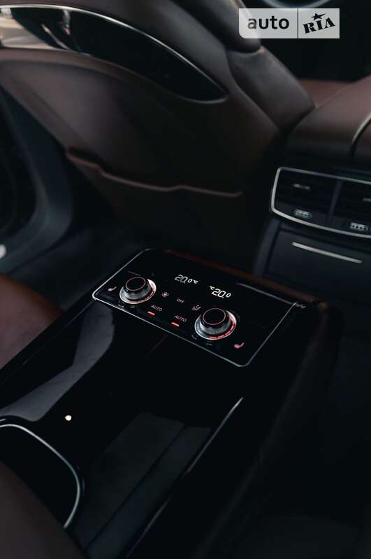 Седан Audi A8 2017 в Одессе