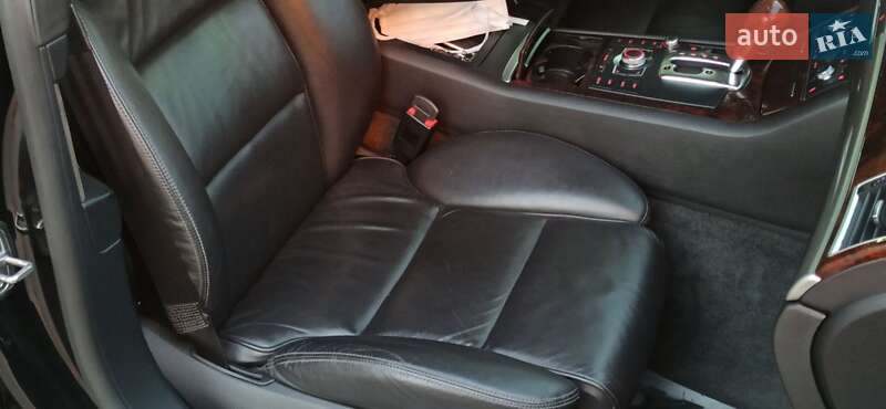 Седан Audi A8 2009 в Ивано-Франковске