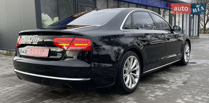 Седан Audi A8 2013 в Львове
