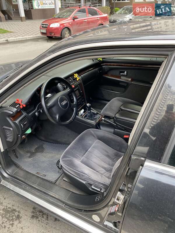 Седан Audi A8 2001 в Броварах