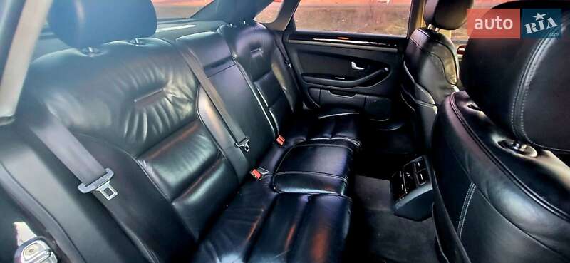 Седан Audi A8 2005 в Очакове