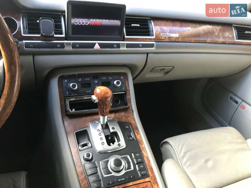 Седан Audi A8 2004 в Киеве