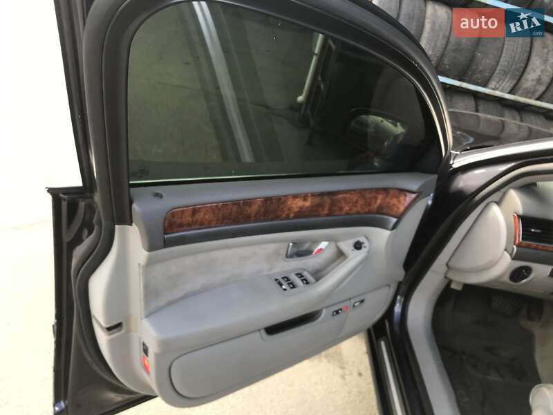 Седан Audi A8 2004 в Киеве