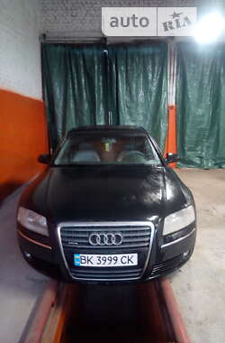 Седан Audi A8 2003 в Ровно