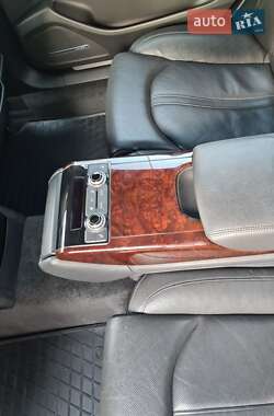 Седан Audi A8 2013 в 