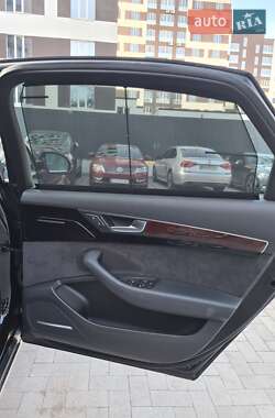 Седан Audi A8 2013 в 