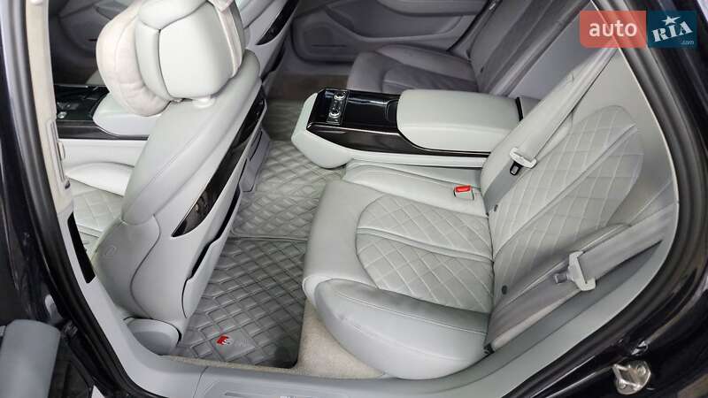 Седан Audi A8 2016 в Дніпрі