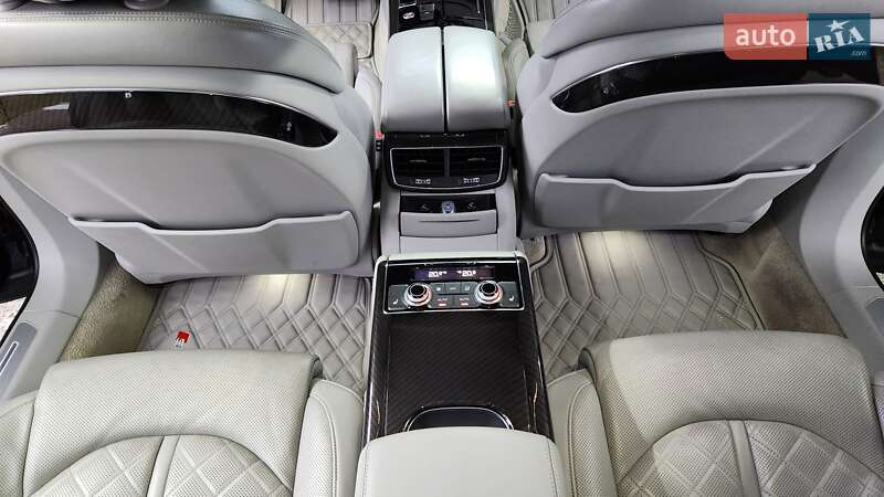 Седан Audi A8 2016 в Дніпрі