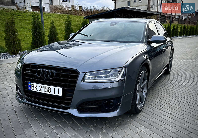 Седан Audi A8 2016 в Рівному